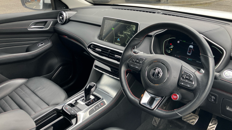 MG HS 1.5 T-GDI Trophy 5dr DCT Petrol Hatchback